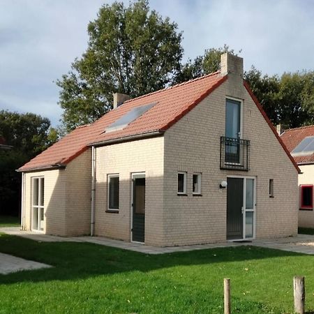 Vakantiehuis 6pers op park Broeckhuys in Ewijk aan groot Zwemplas Groene Heuvels in het land van Maas&Waal Buitenkant foto