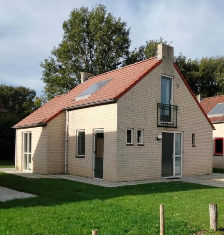 Vakantiehuis 6pers op park Broeckhuys in Ewijk aan groot Zwemplas Groene Heuvels in het land van Maas&Waal Buitenkant foto